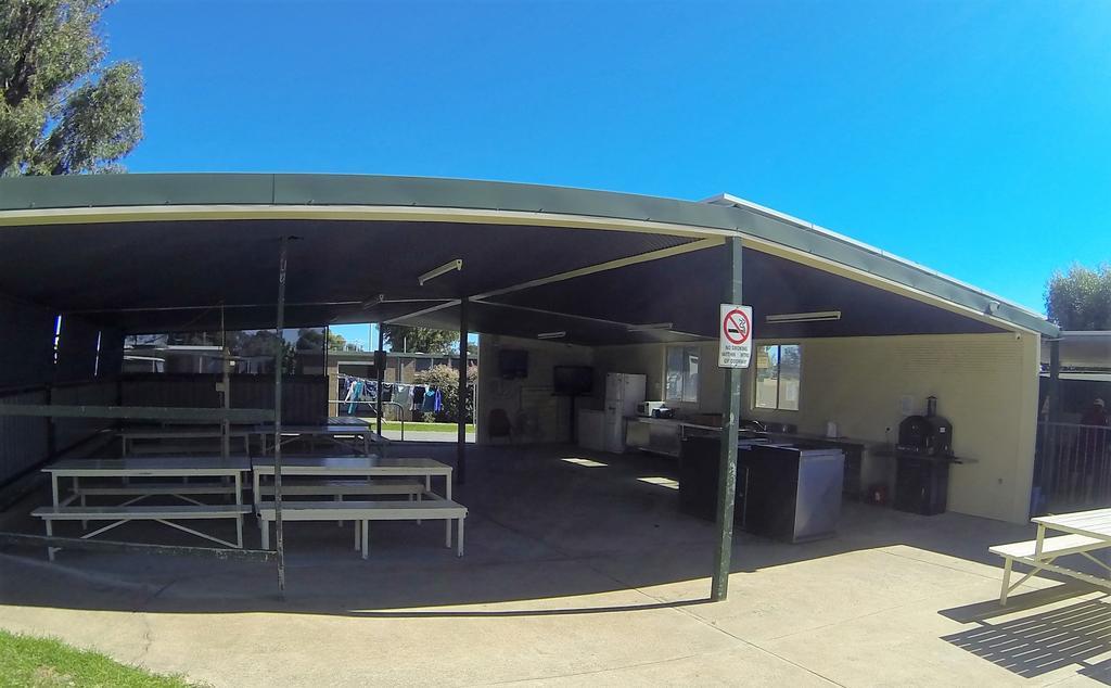 Twin Waters Caravan Park Dawesville Bagian luar foto