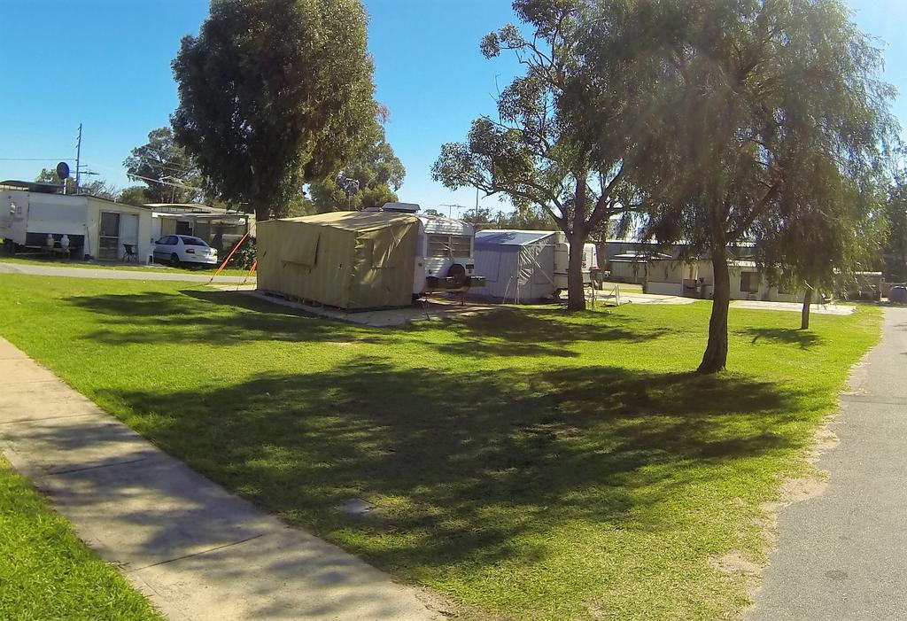 Twin Waters Caravan Park Dawesville Bagian luar foto