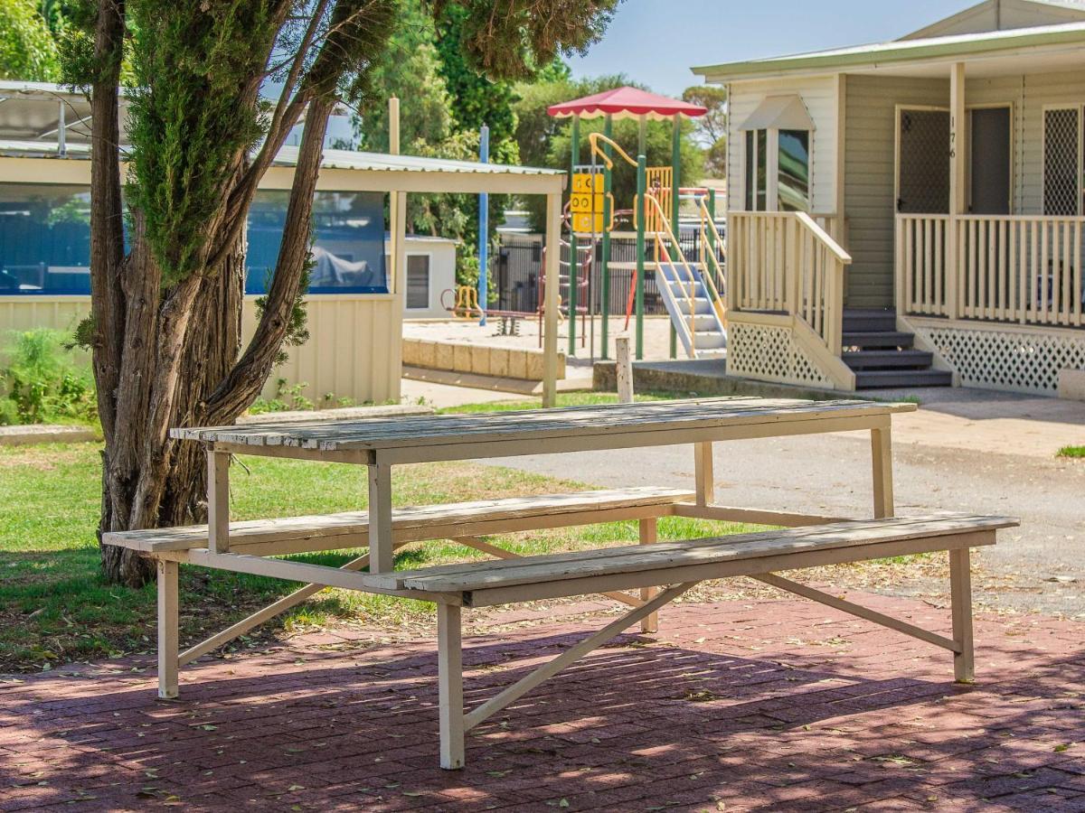 Twin Waters Caravan Park Dawesville Bagian luar foto