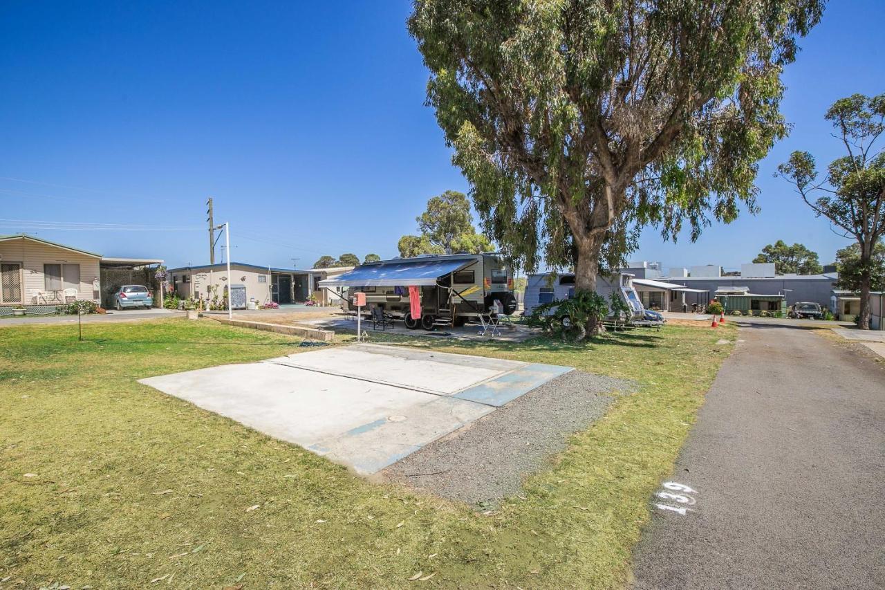 Twin Waters Caravan Park Dawesville Bagian luar foto